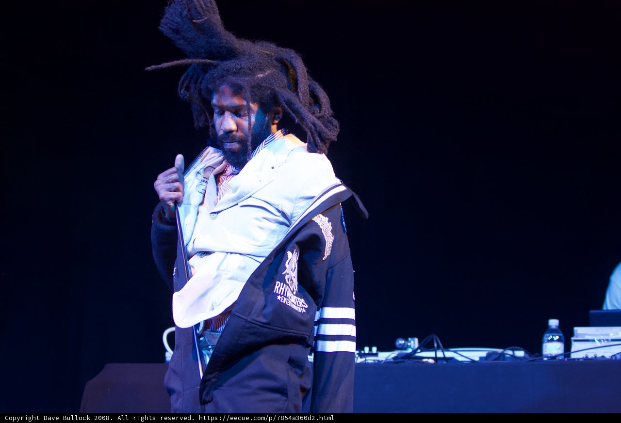 Murs rocks Coachella with his signature dreadlocks