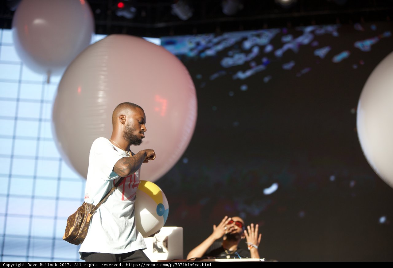 The Entertainer and the Sphere