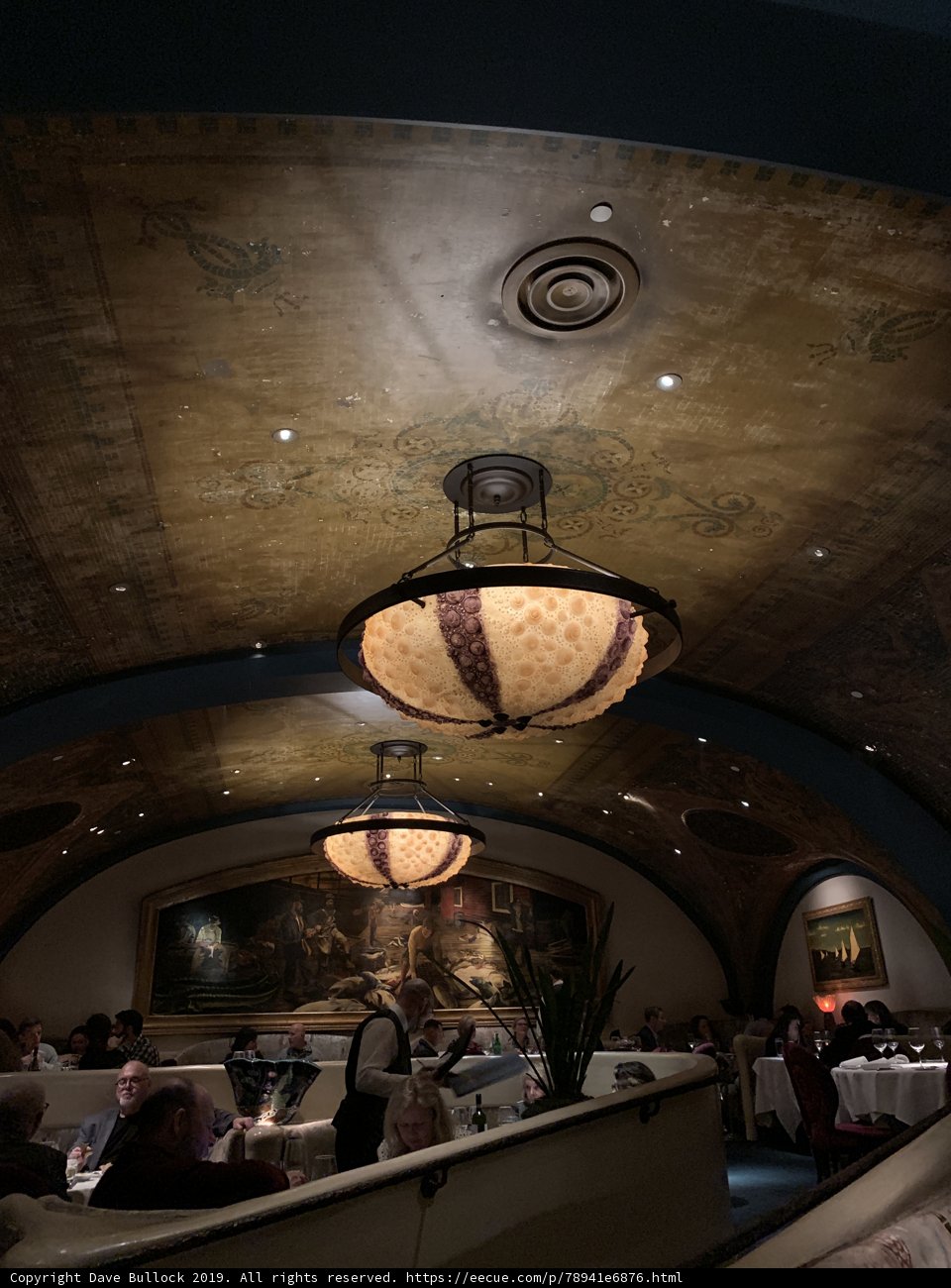 Artistic Dining Experience