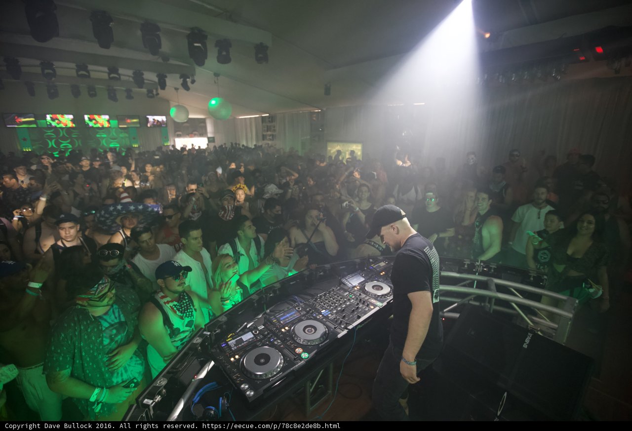 DJ Tyler O'Neill rocks the urban nightclub crowd