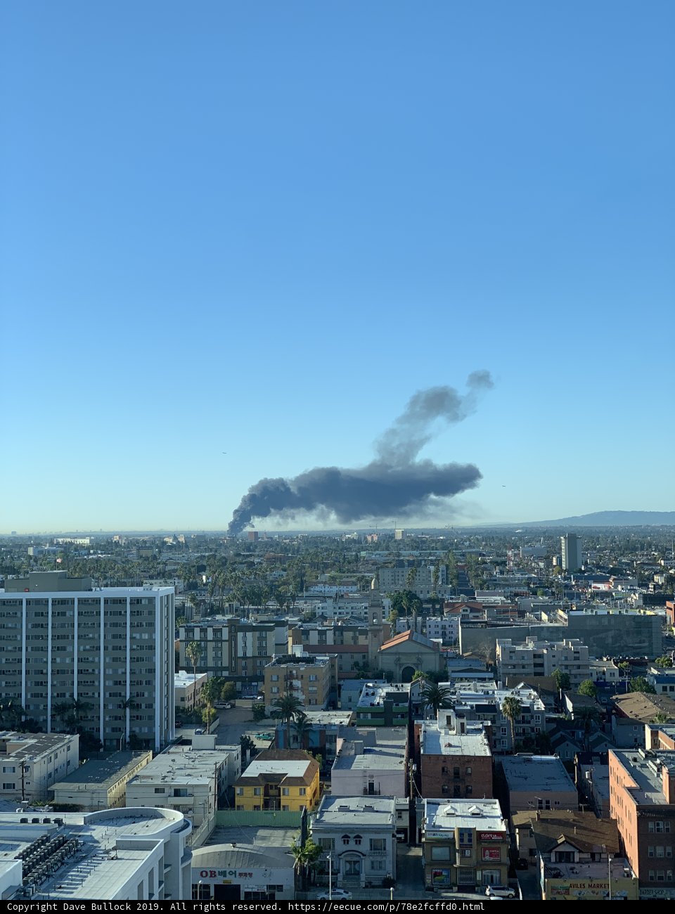 Smoke Engulfs Los Angeles Building