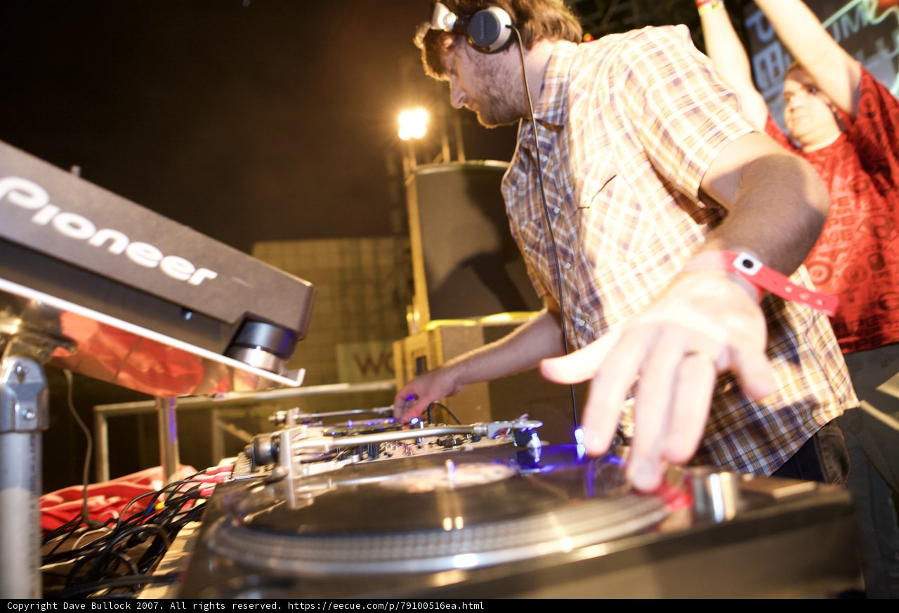 Party with the Deejay