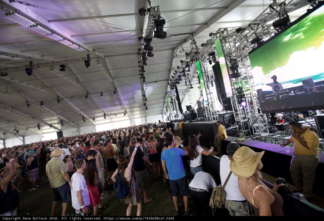 Coachella Crowd Rocks Out Under the Spotlight