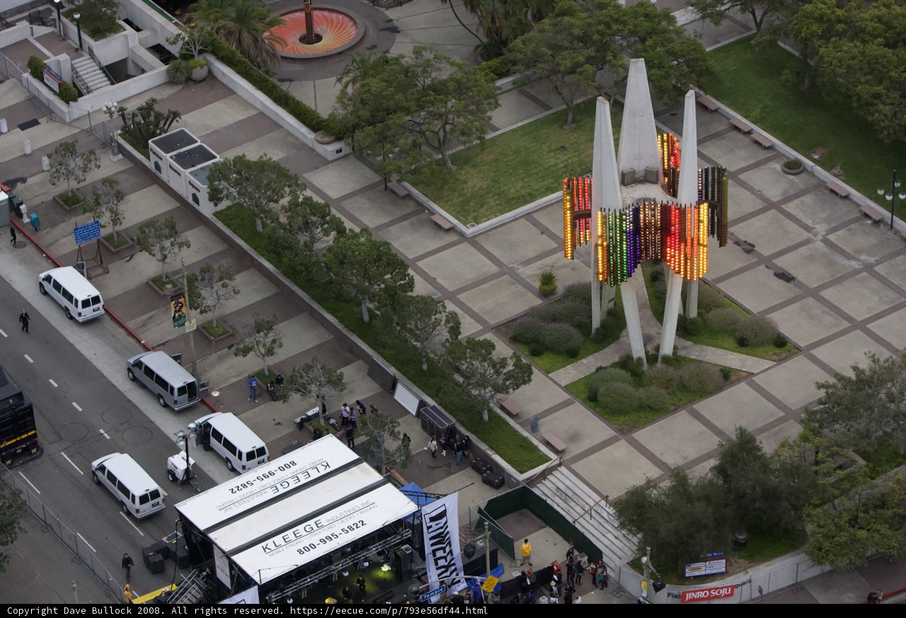Monument in the Urban Jungle