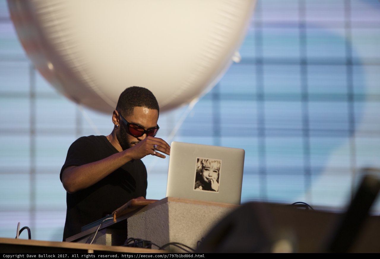 Kaytranada Working on his Beats