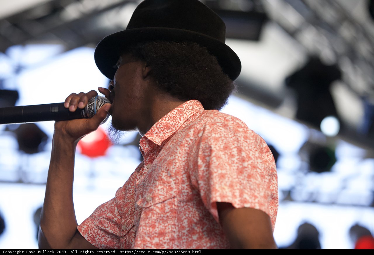 Hat-tastic Performance at Coachella