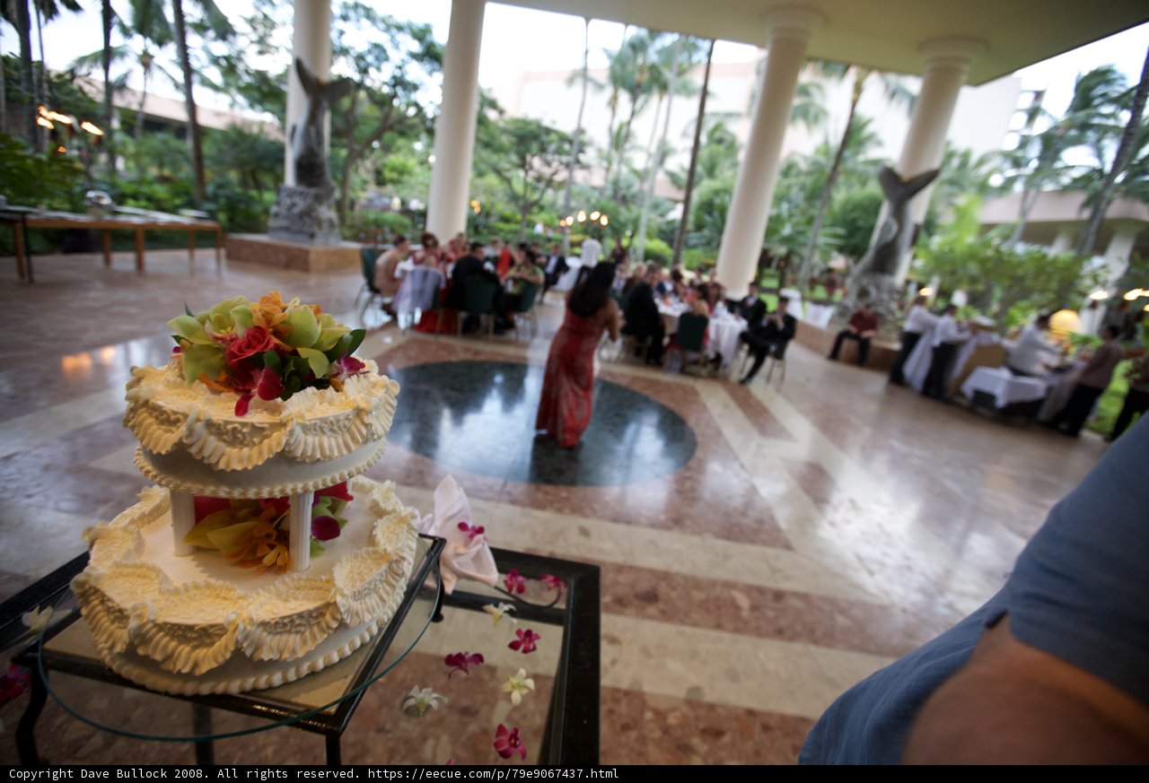 A Beautiful Wedding Cake in a Spacious Room