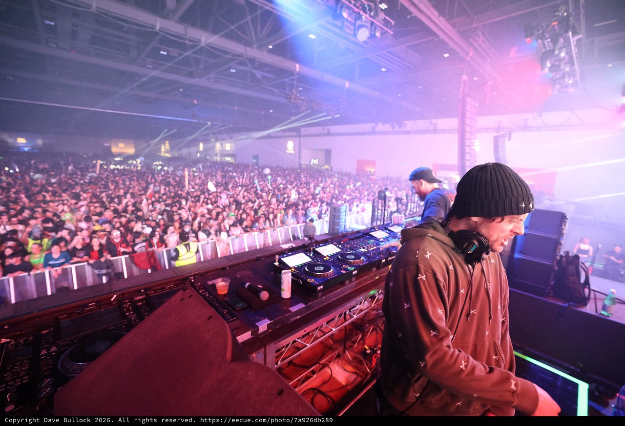 DJ Commands Massive Indoor Rave at Wobbleland 2026