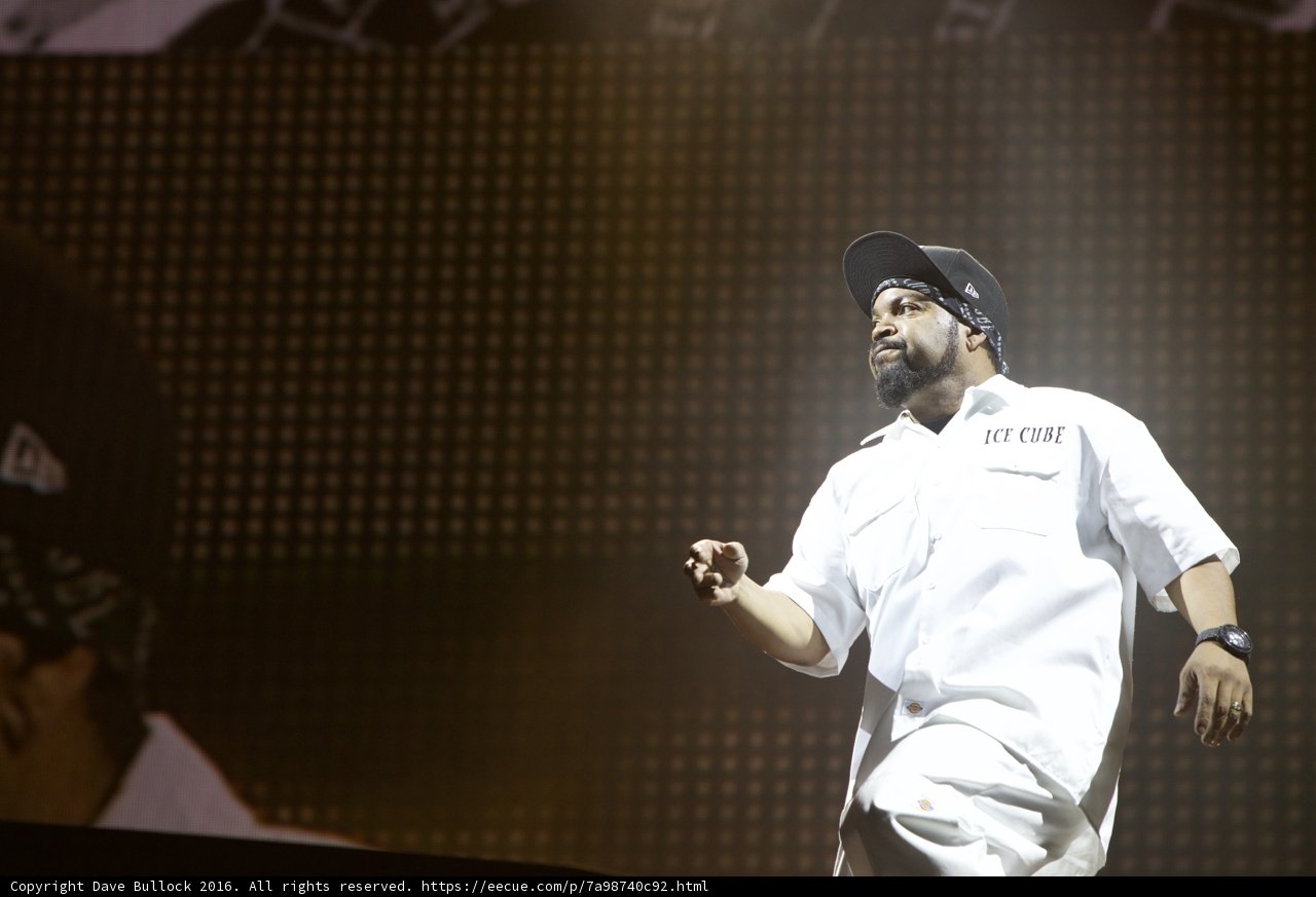 Ice Cube Rocks the Stage
