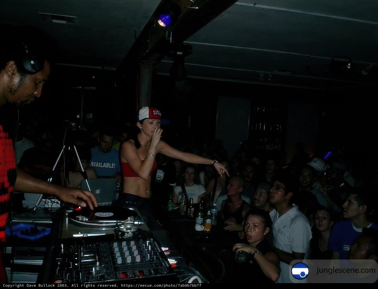 Nightclub DJ Groove