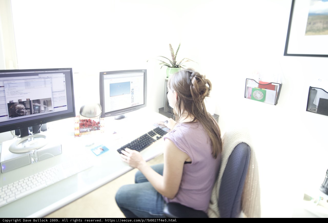 Double Screen Workstation