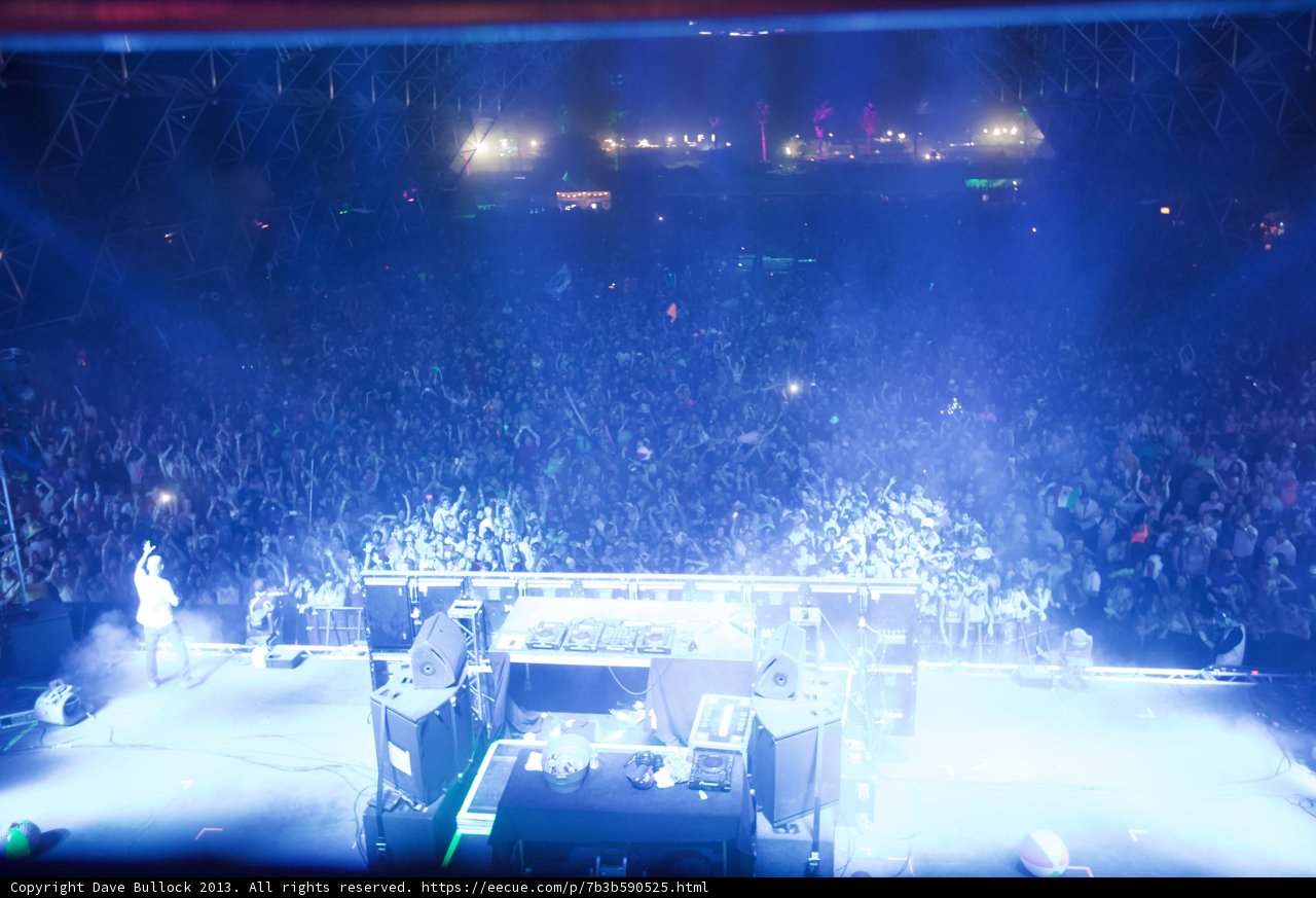 Lights, Crowd and Music