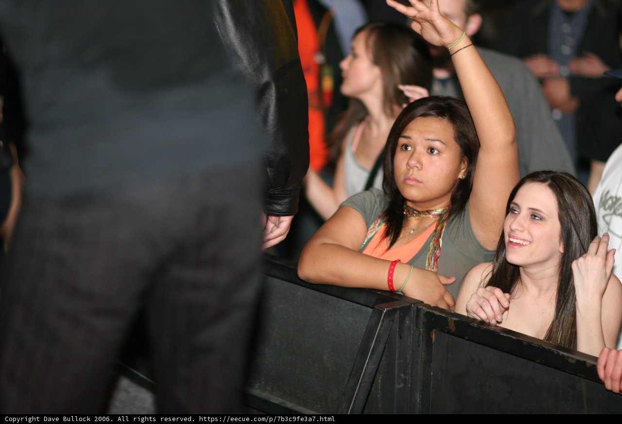 Hand in the Bass Rush