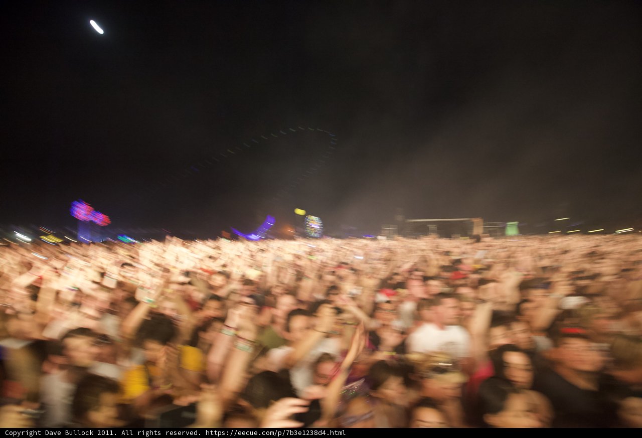 Coachella 2011: Saturday Night's Electric Crowd