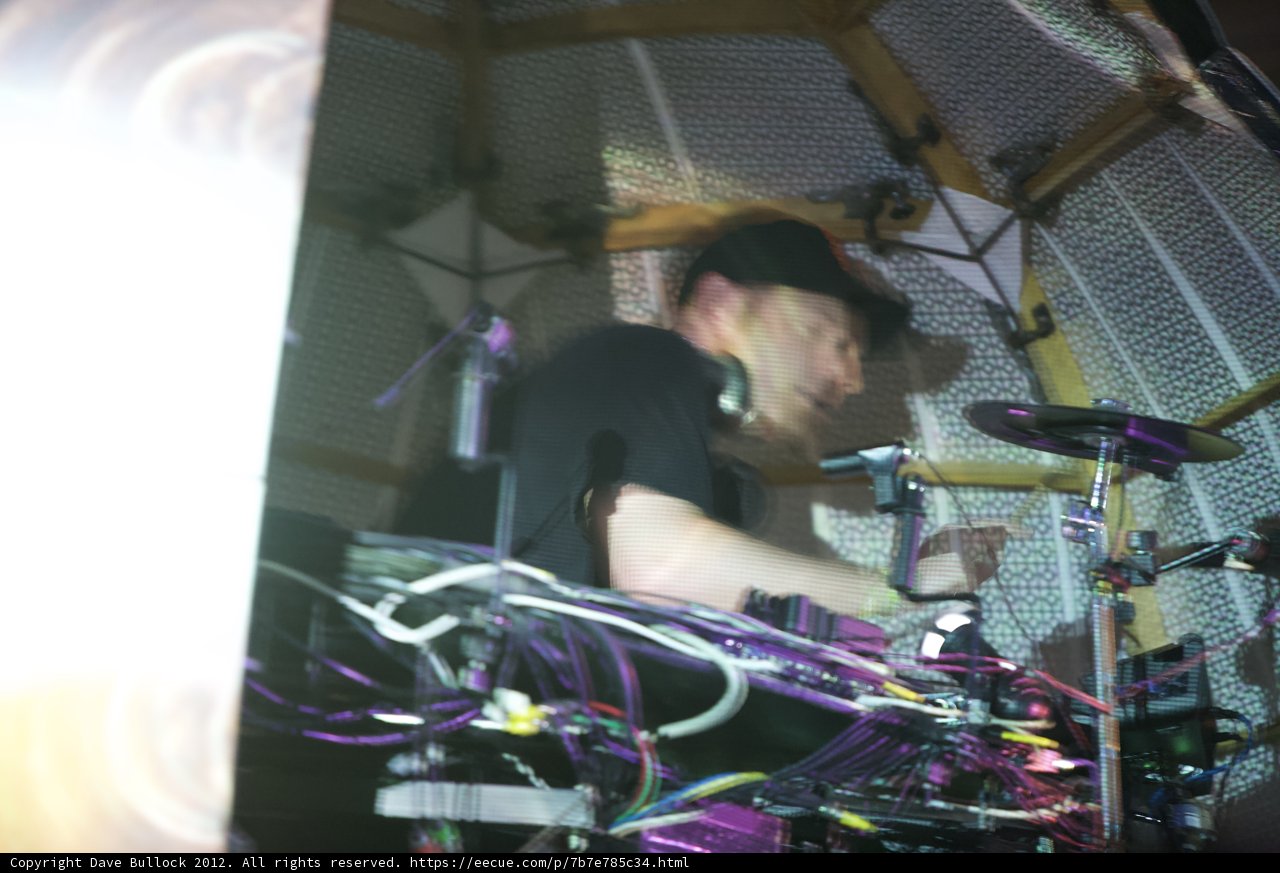Rhythm in Wires