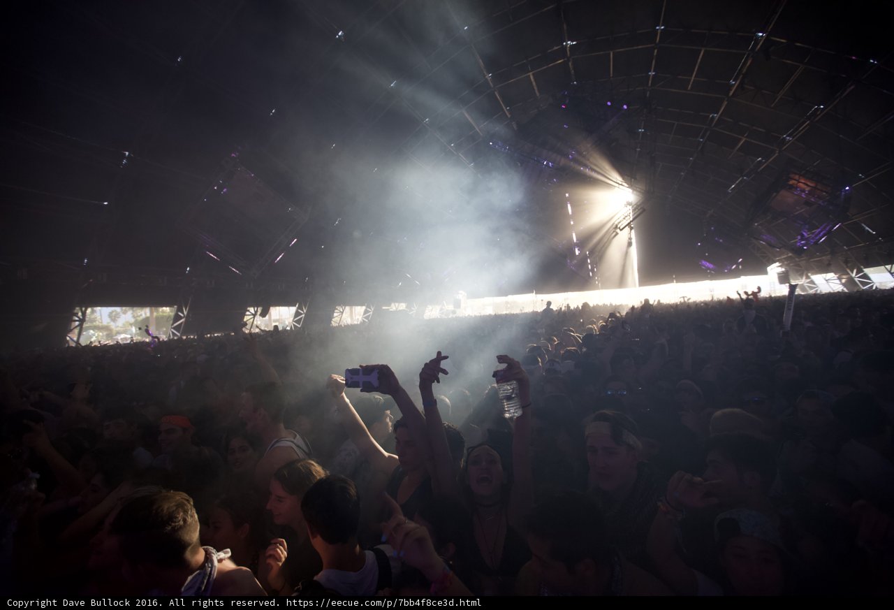 Smoke & Lights: An Electrifying Night!