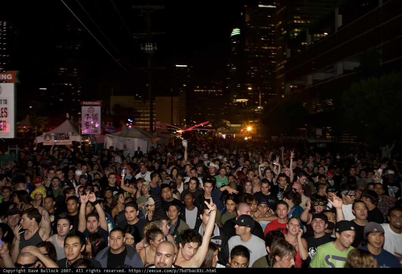 Nighttime Concert in the Metropolis