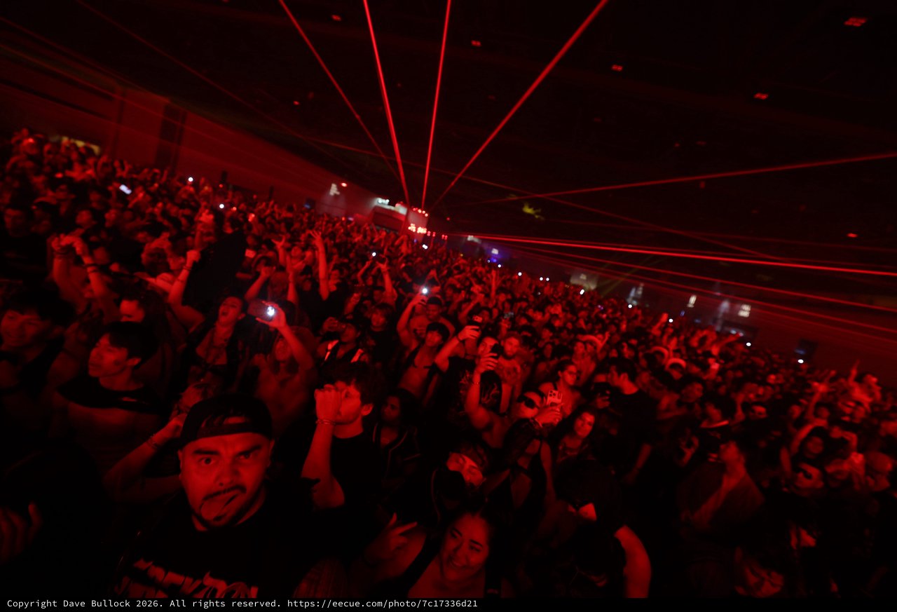 Red Laser Light Show Ignites Wobbleland 2026 Crowd