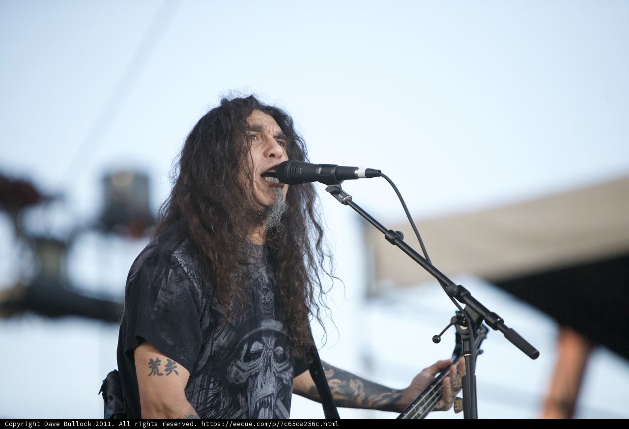 Tom Araya Rocks the Crowd