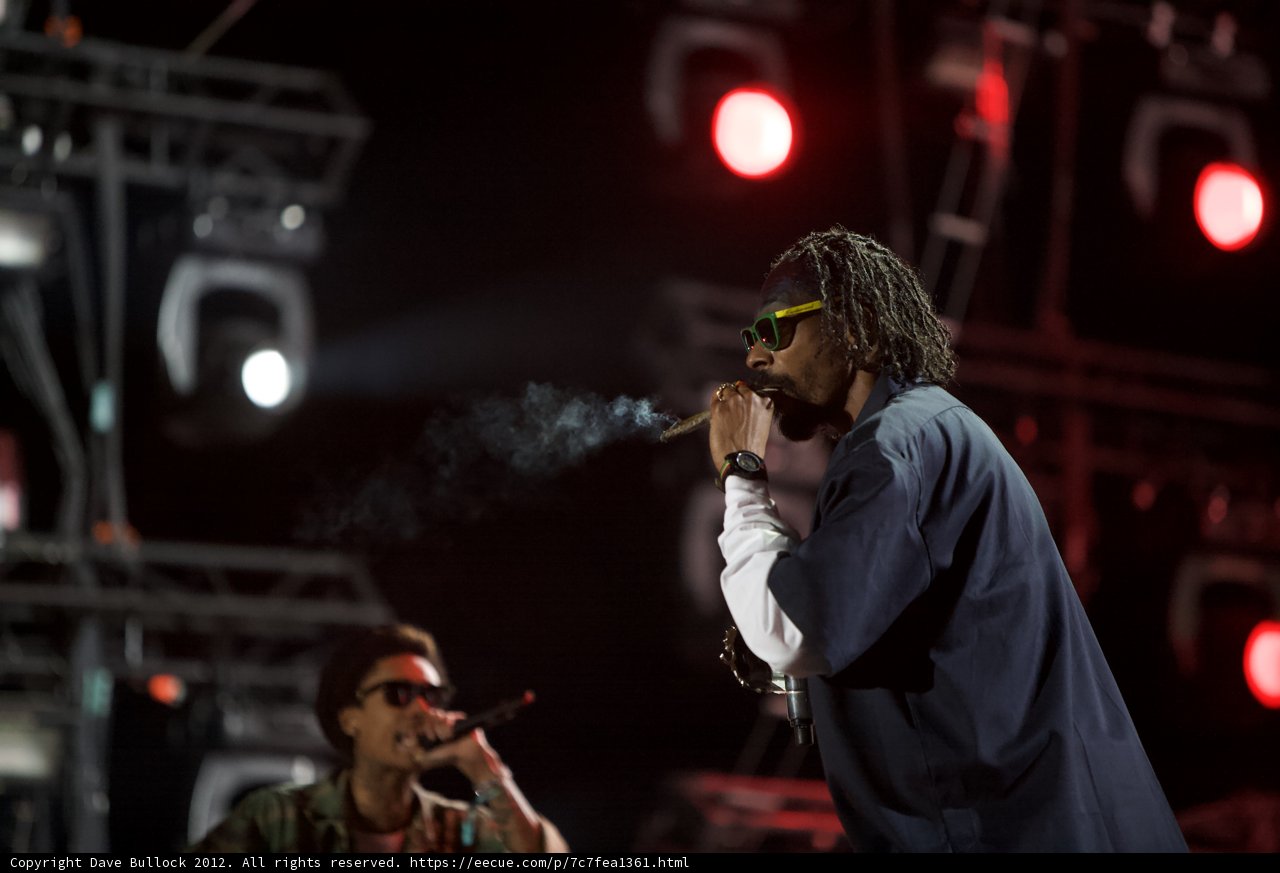 Snoop Dogg Lights Up Coachella