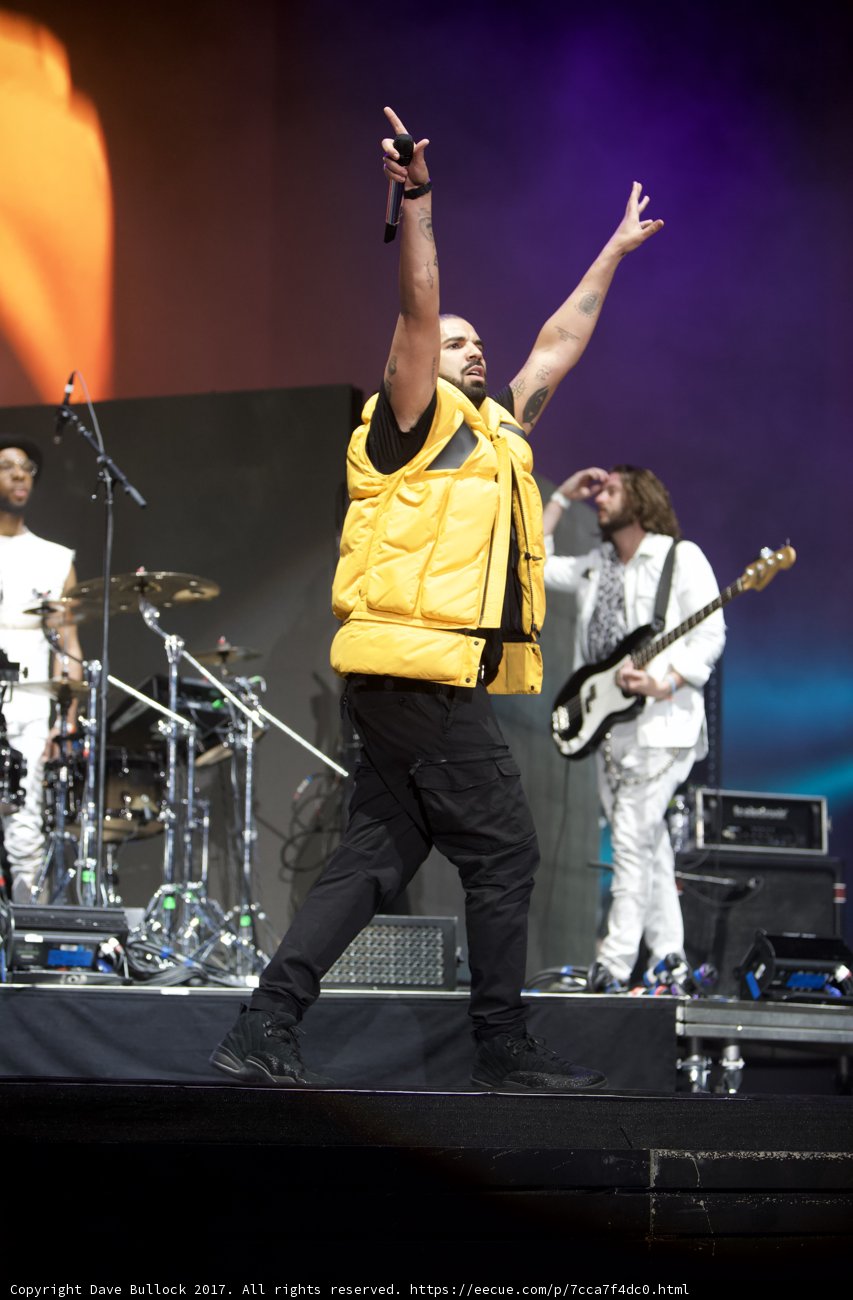 Drake Shreds the Stage