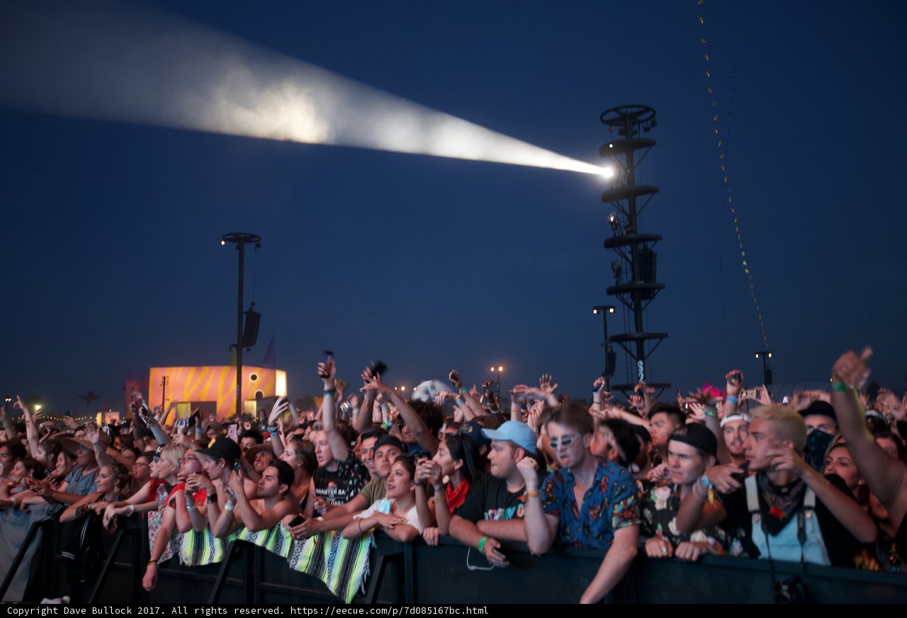 Coachella 2017: A Night of Radiant Music and Lively Crowd