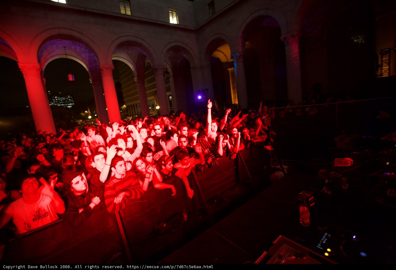 Red Lights and Urban Crowd