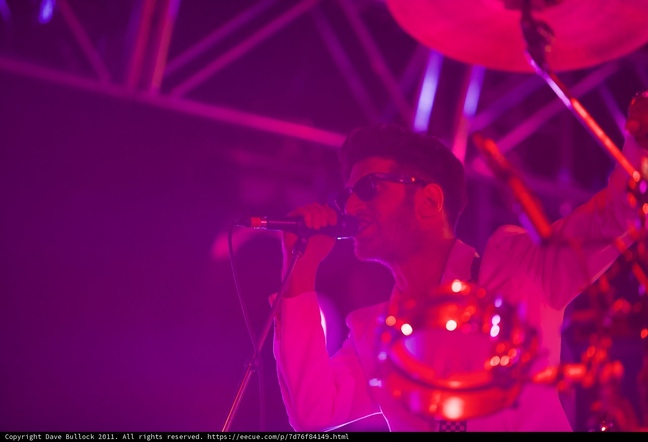Coachella 2011: The White Suit Singer