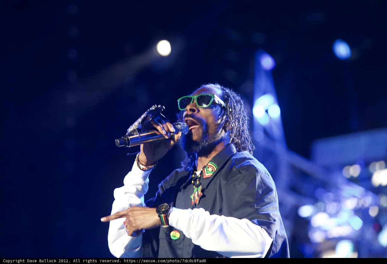 Snoop Dogg Rocks the Crowd at iHeart Radio Music Festival