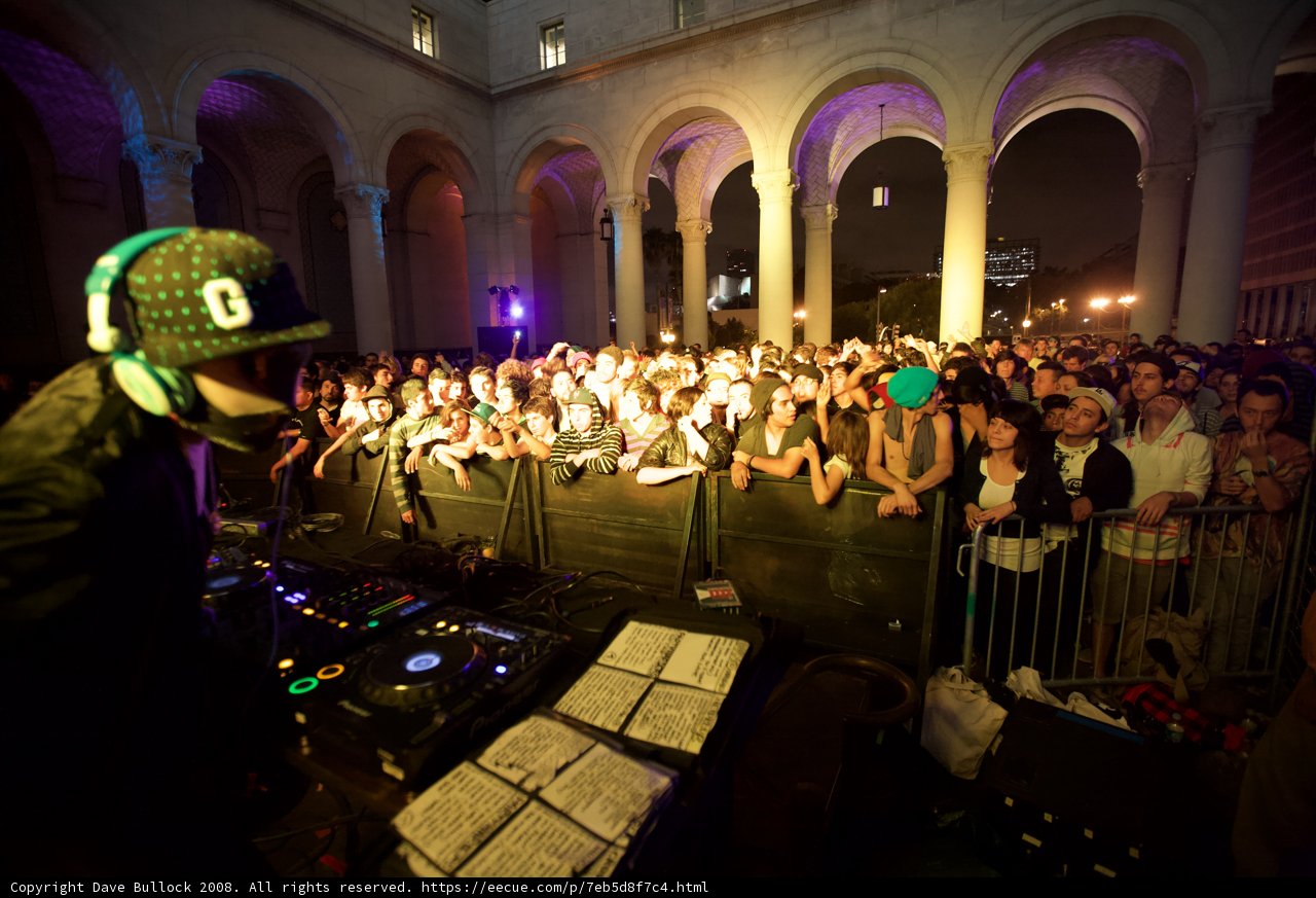 Urban DJ sets audience on fire