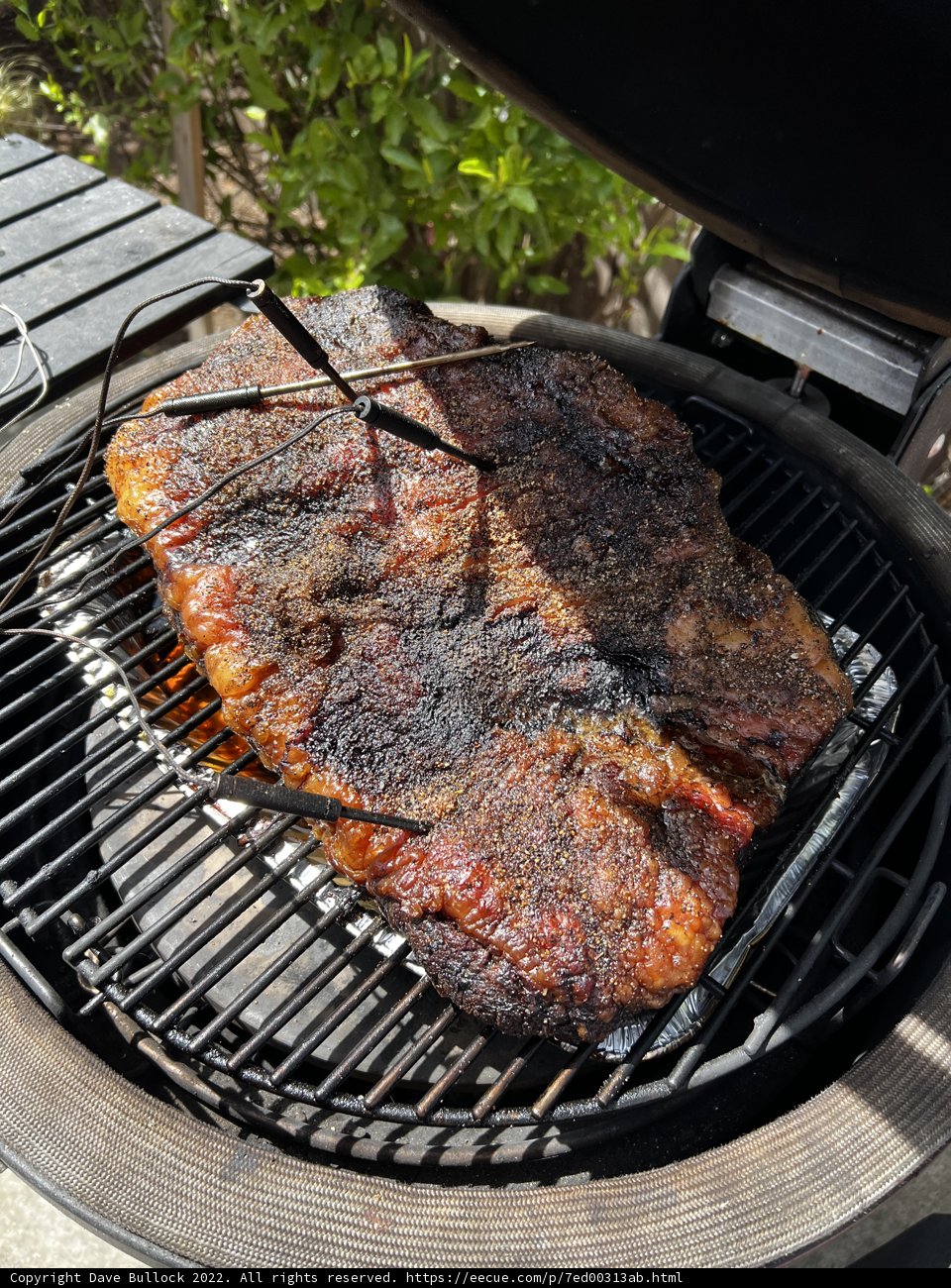 Smoky Spareribs sizzling on the Grill