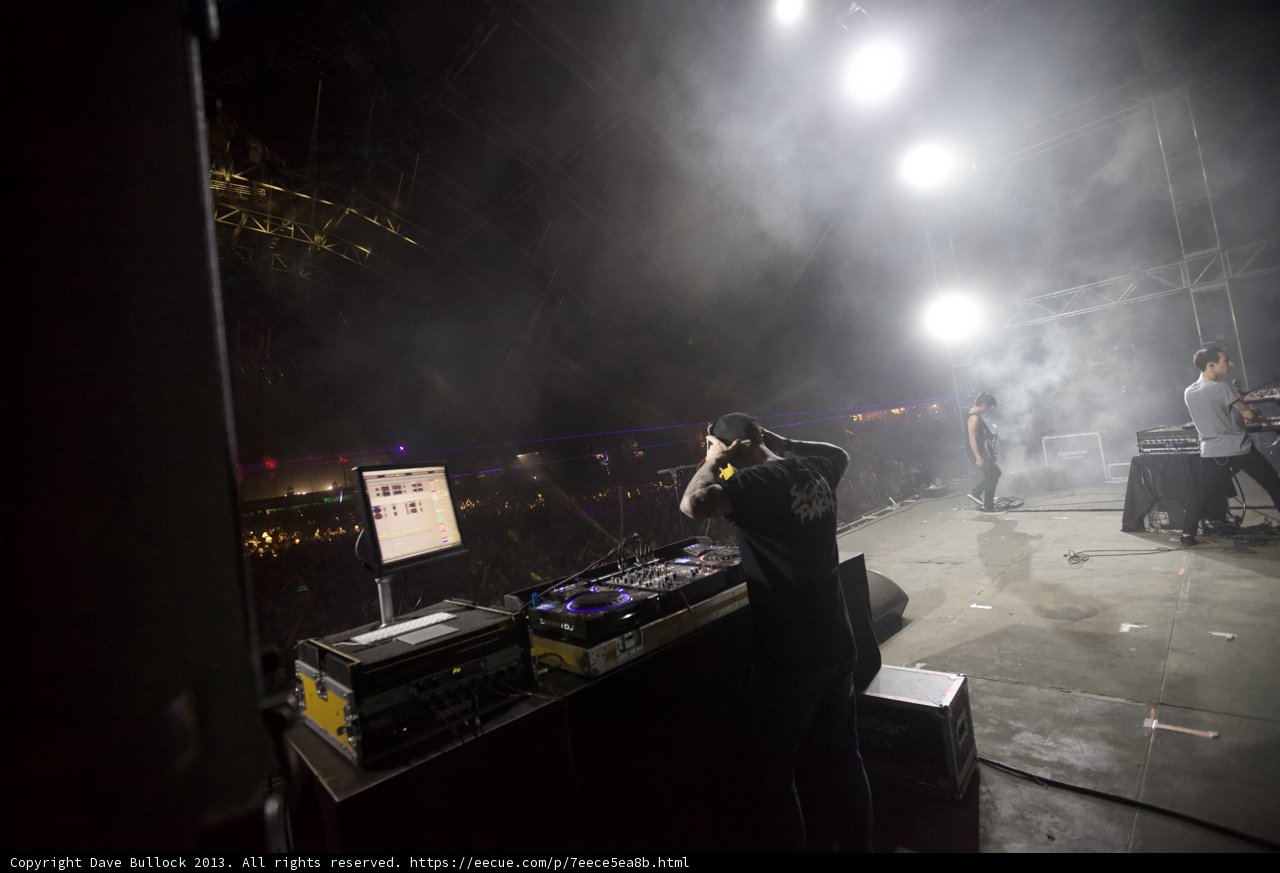 DJ Bringing the House Down