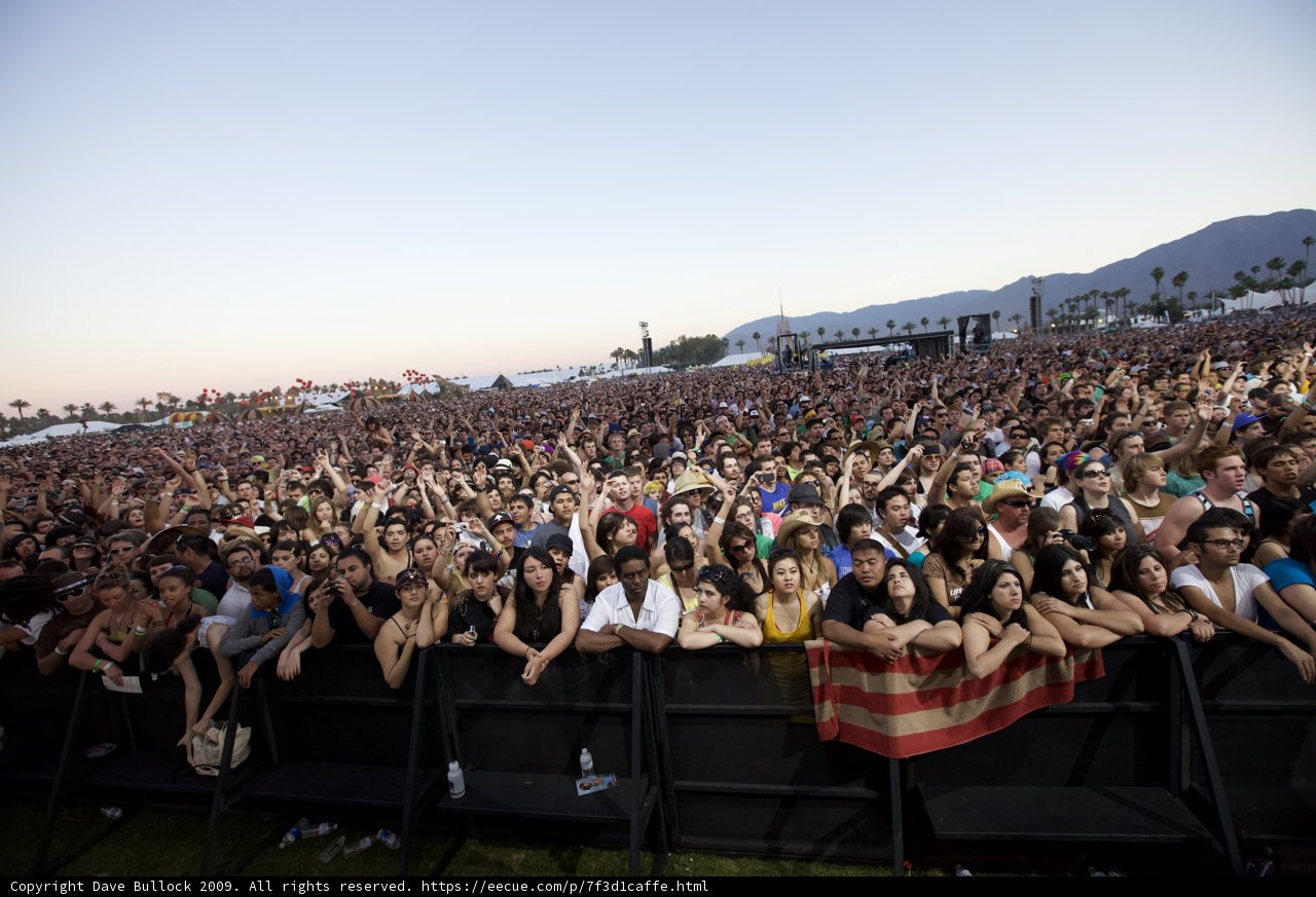 The Epic Crowd at Coachella 2009