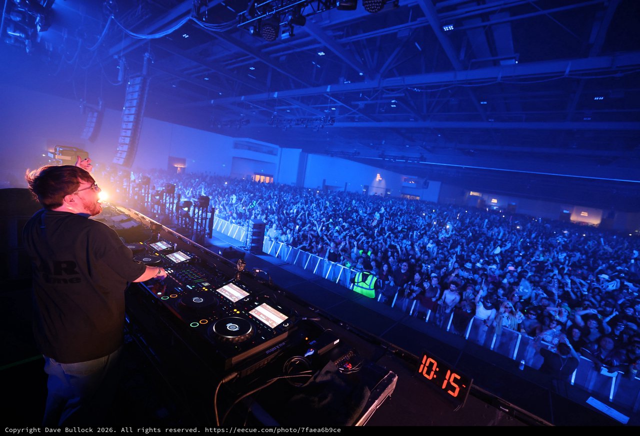 DJ Commands Massive Indoor Crowd at Wobbleland 2026