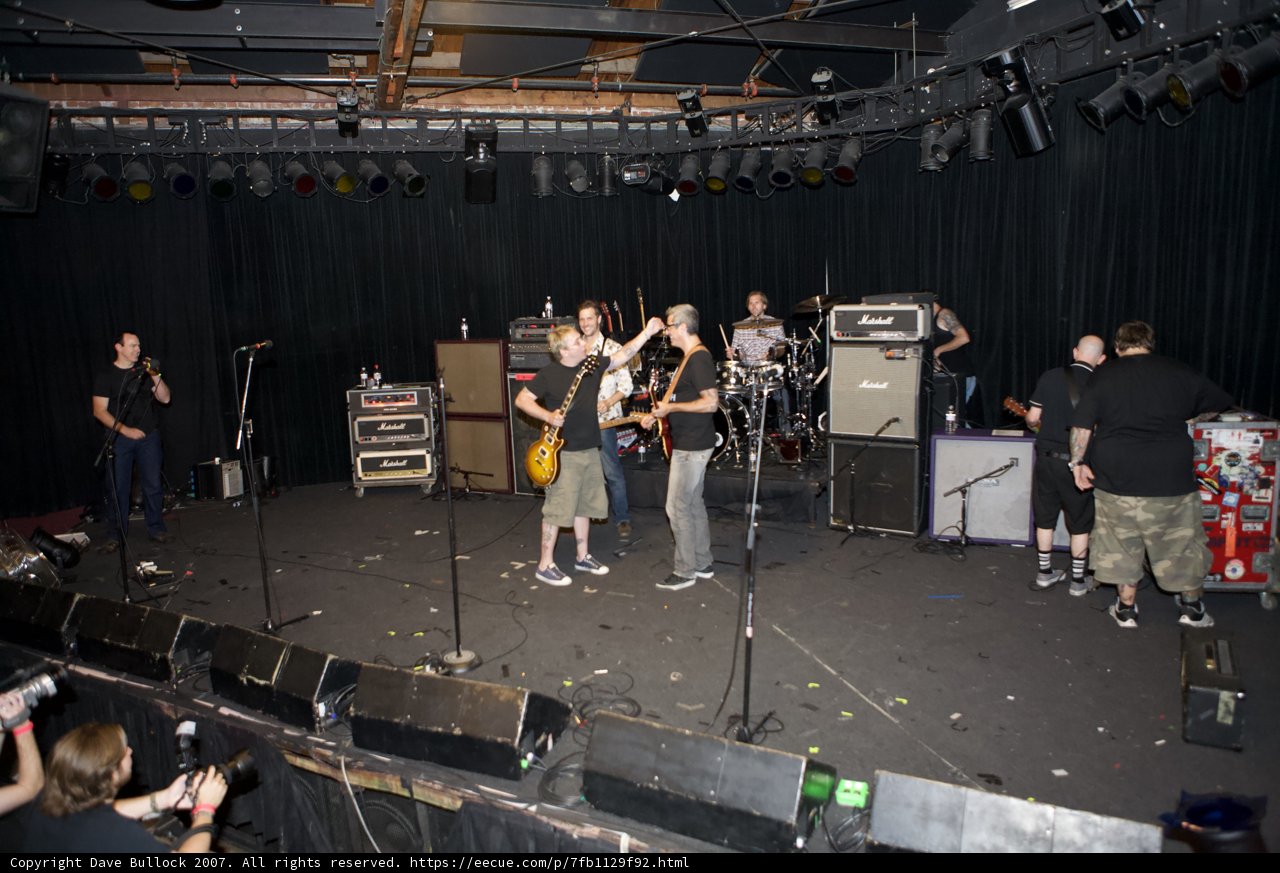 Bad Religion Rocks the Glasshouse