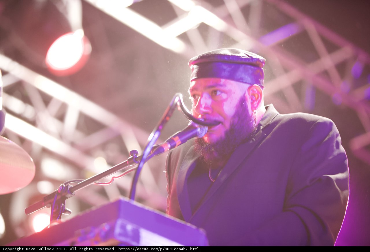 Keyboard Soloist Shines Under Coachella Spotlight