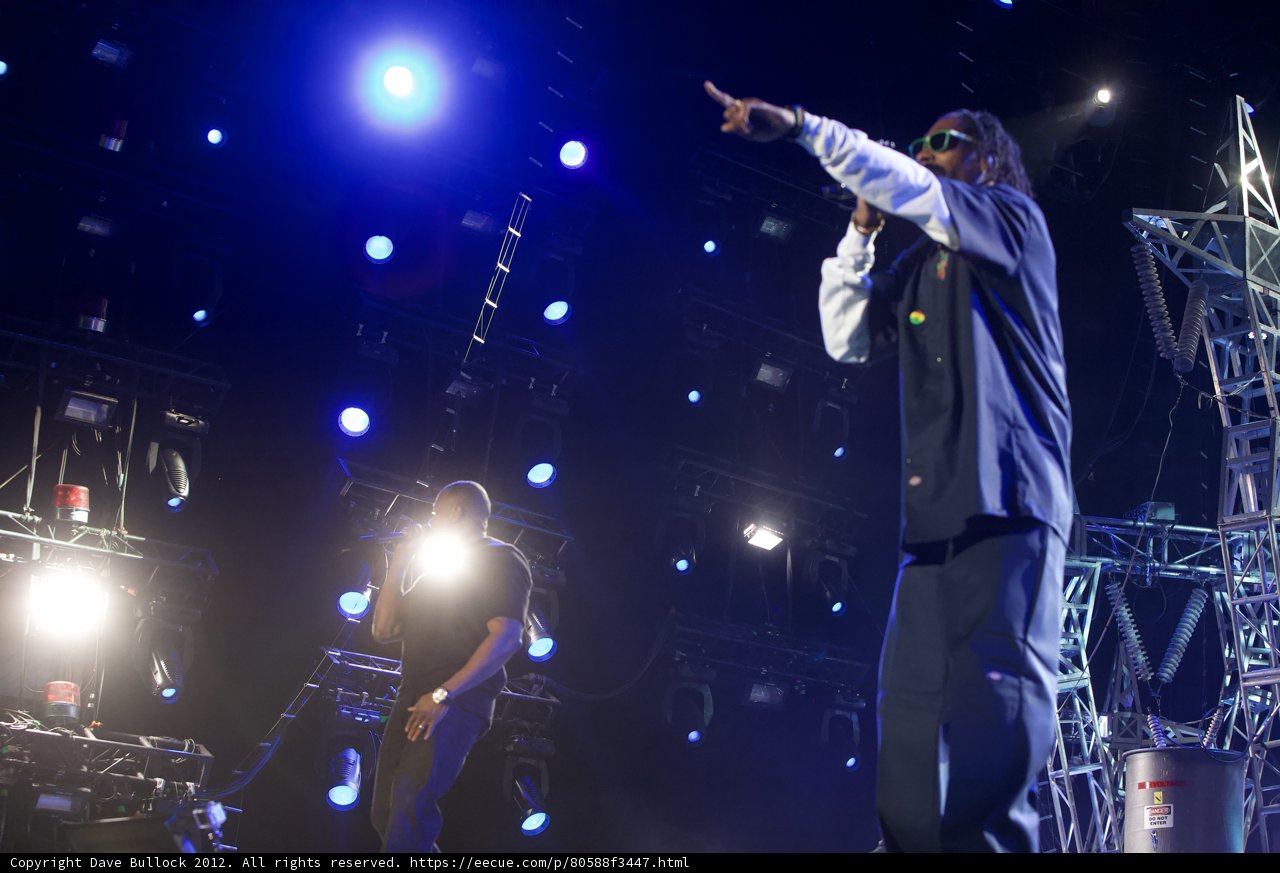 Snoop Dogg Lights Up the Stage