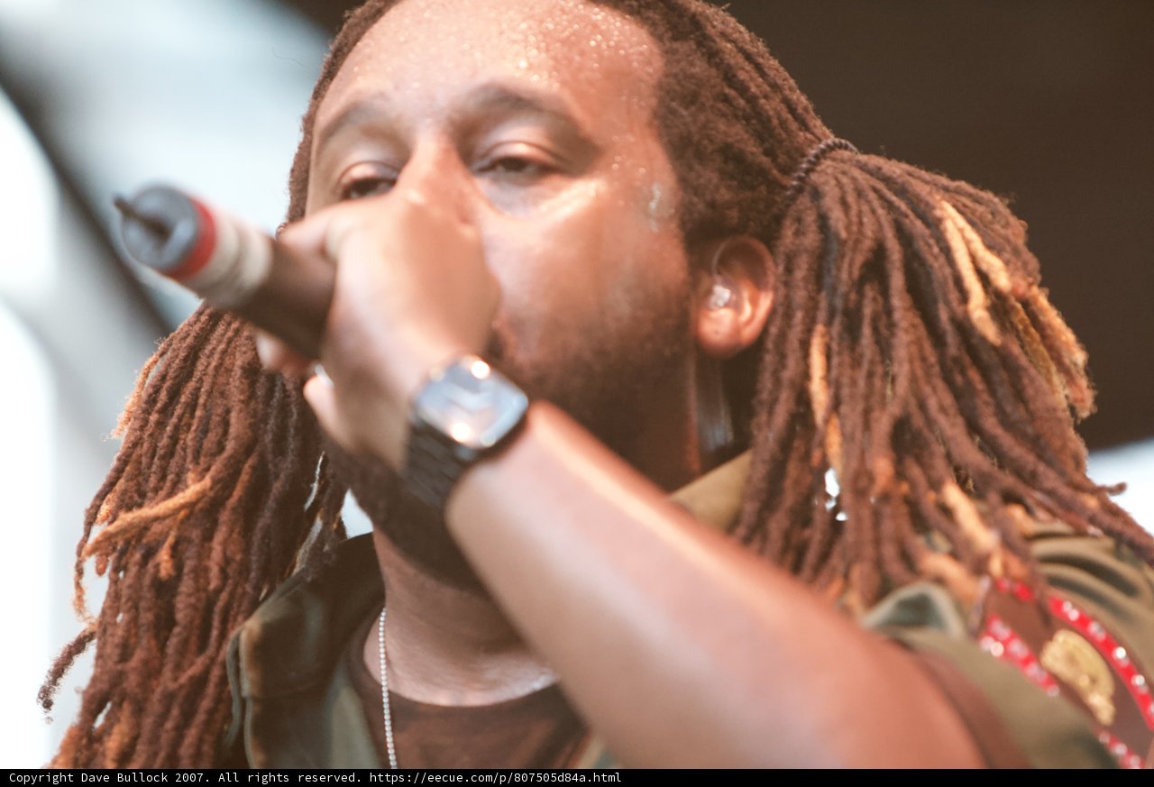 Solo Performance by Dreadlocked Singer