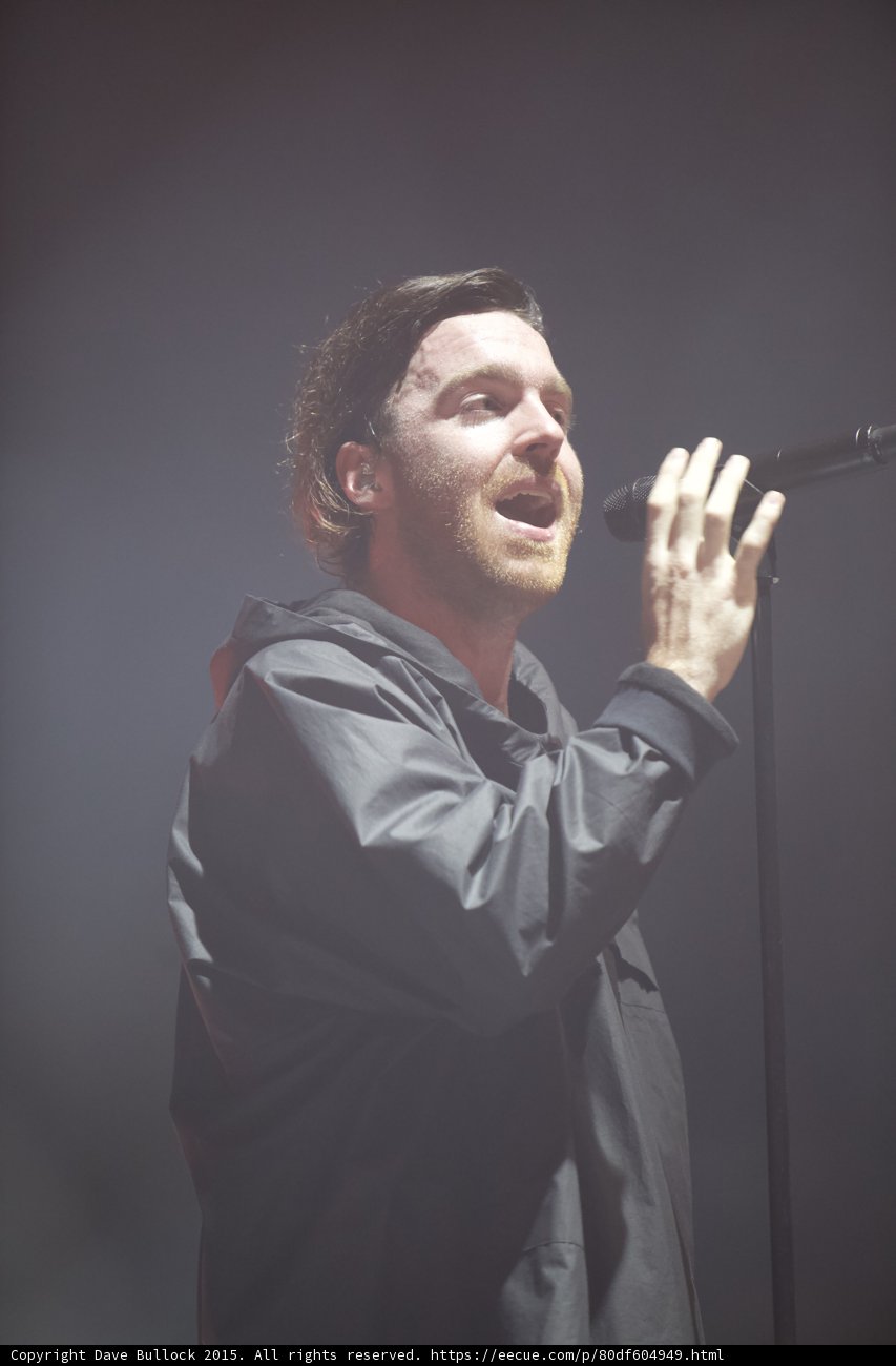 Singer Open Hand Gesture
