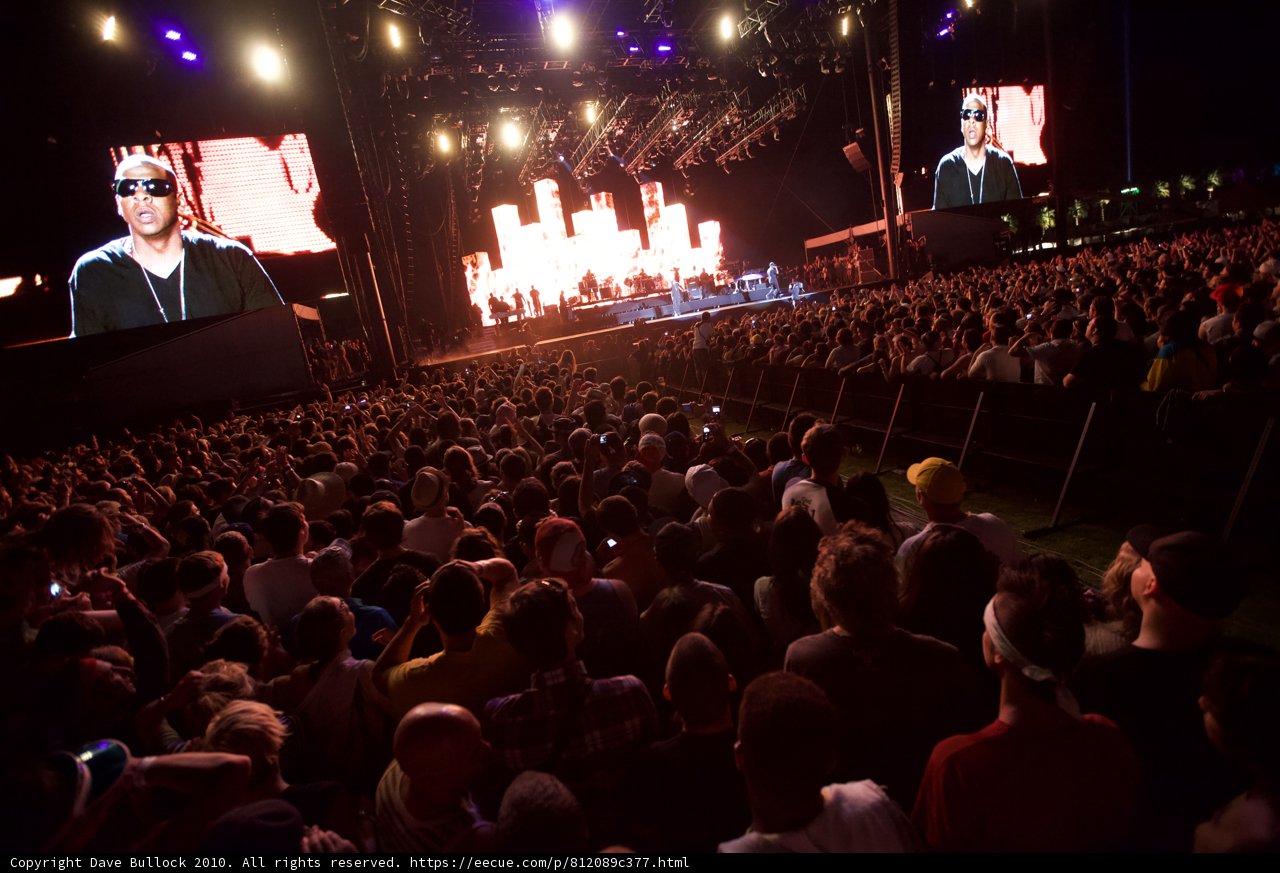 Concert Enthusiasts Watch Jay-Z and Judah Friedlander on the Big Screen