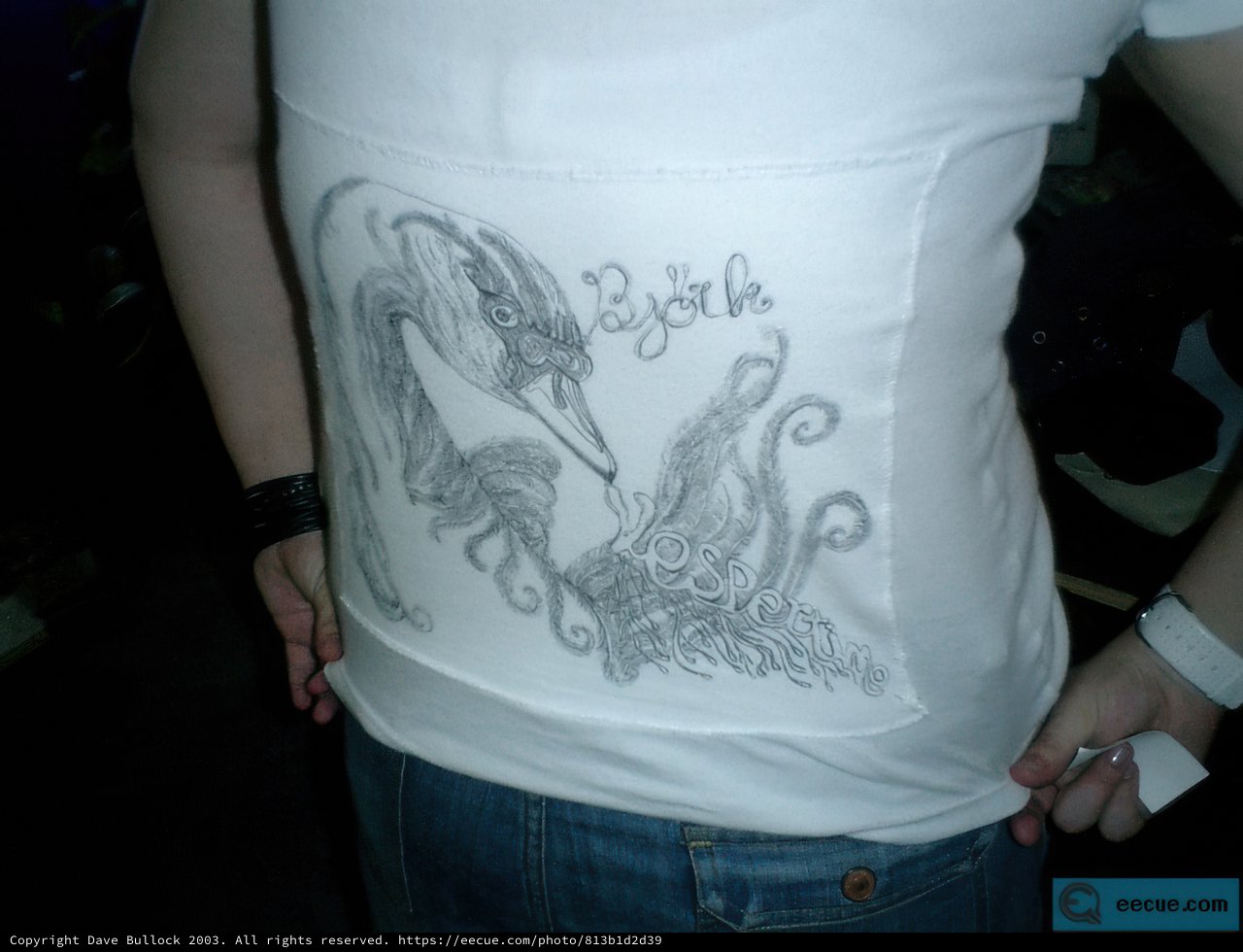 Bird-lover fashionista