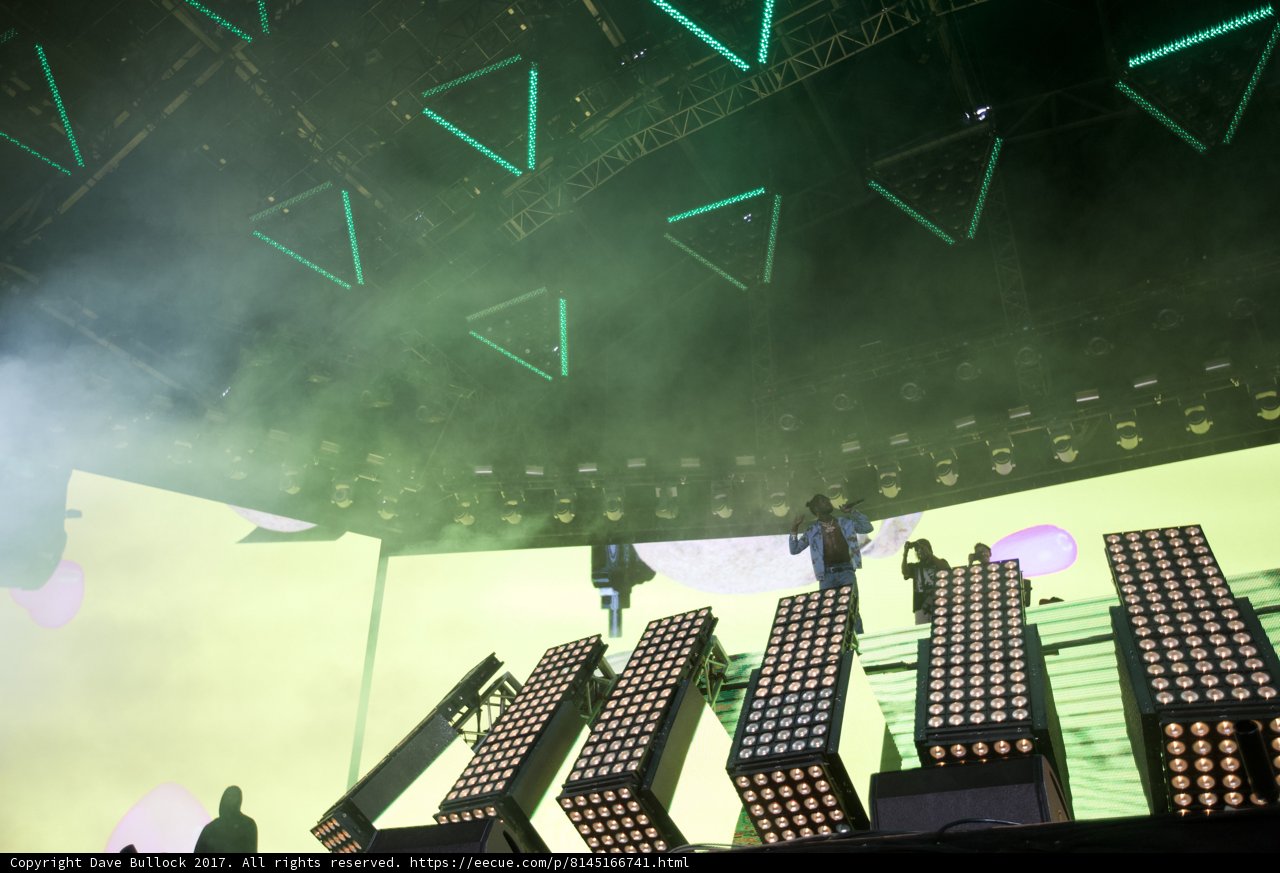 Green Vibes on Stage