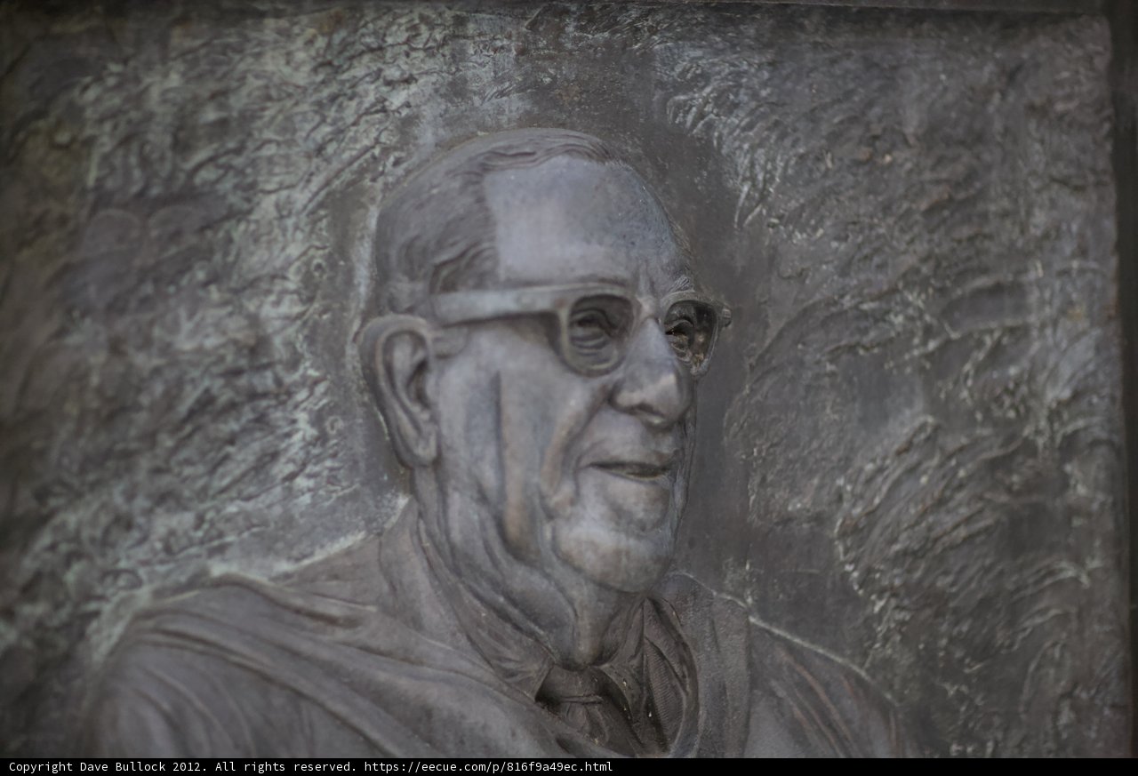 Bronze Statue of a Scholar