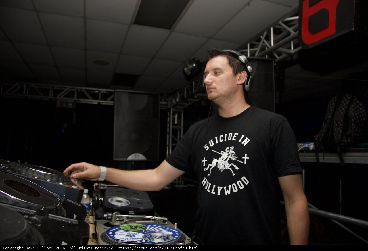 DJ set in black shirt