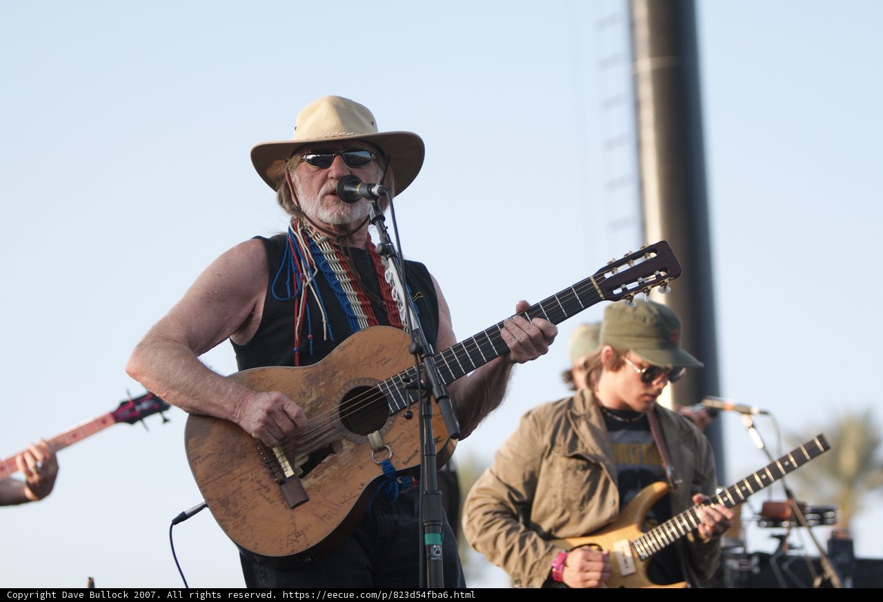 Willie Nelson Rocking Out at Coachella
