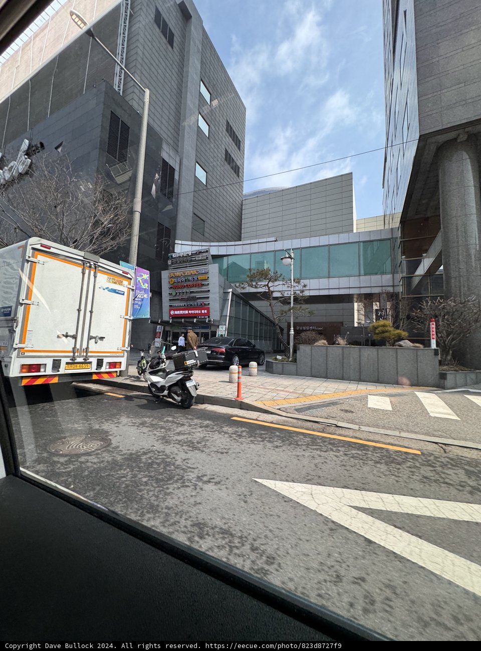 Urban Odyssey: A Glimpse of Seoul Streets