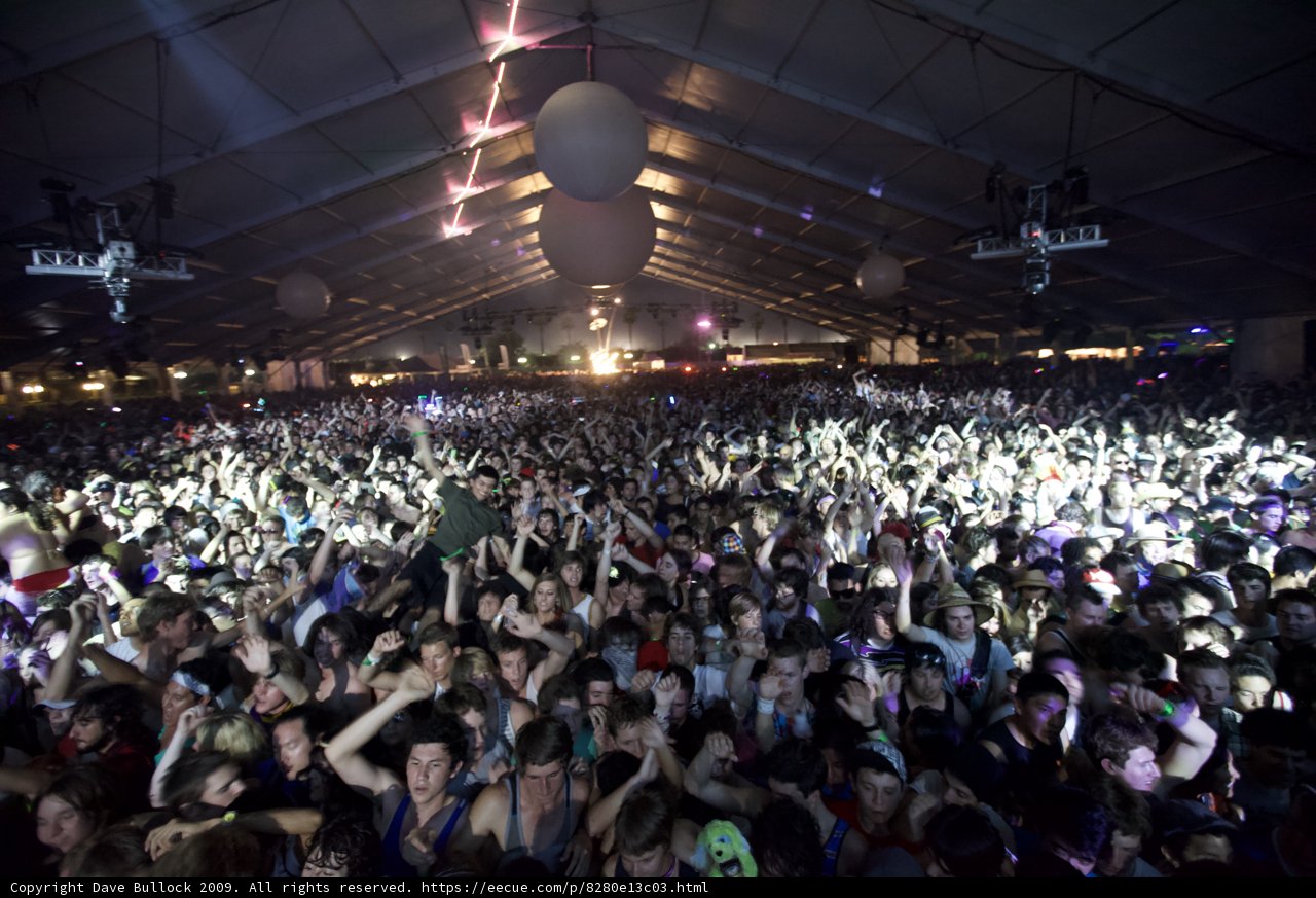 Coachella 2009: A Sea of Raised Hands