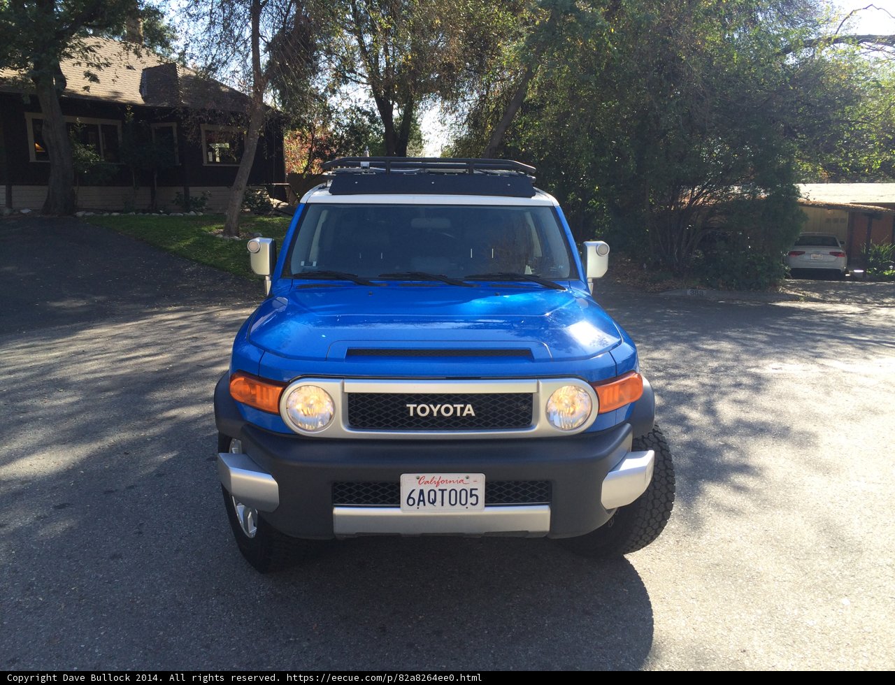 Blue Toyota FJ Cruiser in Altadena