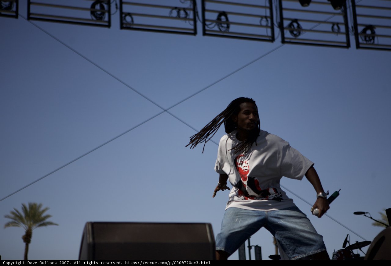 Toki Wright rocks Coachella with his dreadlocks