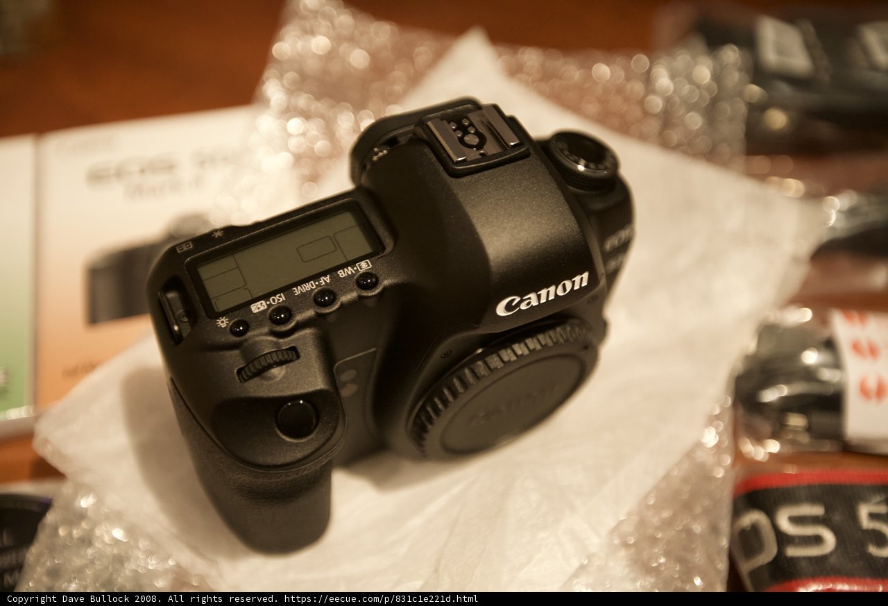 Unboxing the Canon EOS 6D Mark II Camera
